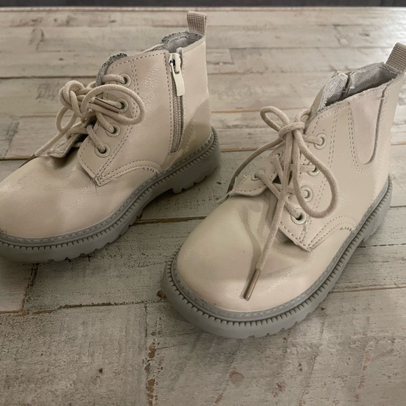 Spring boots for girls - Picture 2 of 3